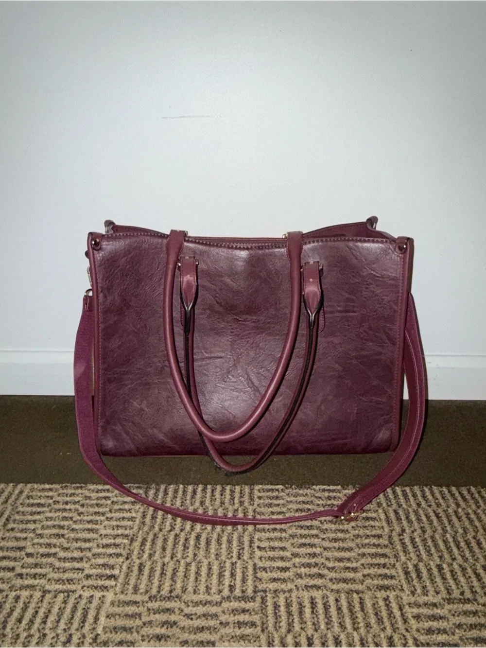 Women’s Leather Tote Bag in Deep Wine
